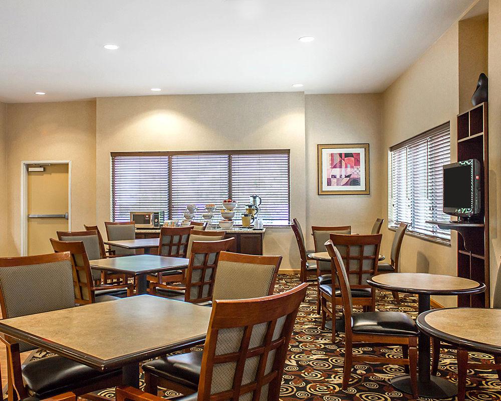 - - Southington By Ihg Hotel 3*