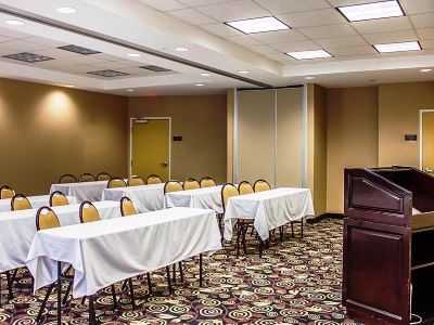 - - Southington By Ihg Hotel 3*