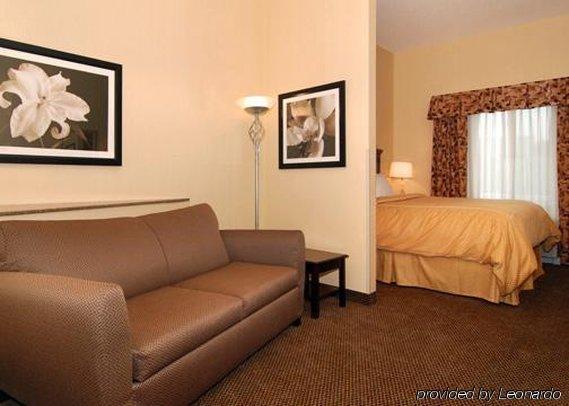 - - Southington By Ihg 3*