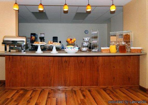 - - Southington By Ihg Hotel